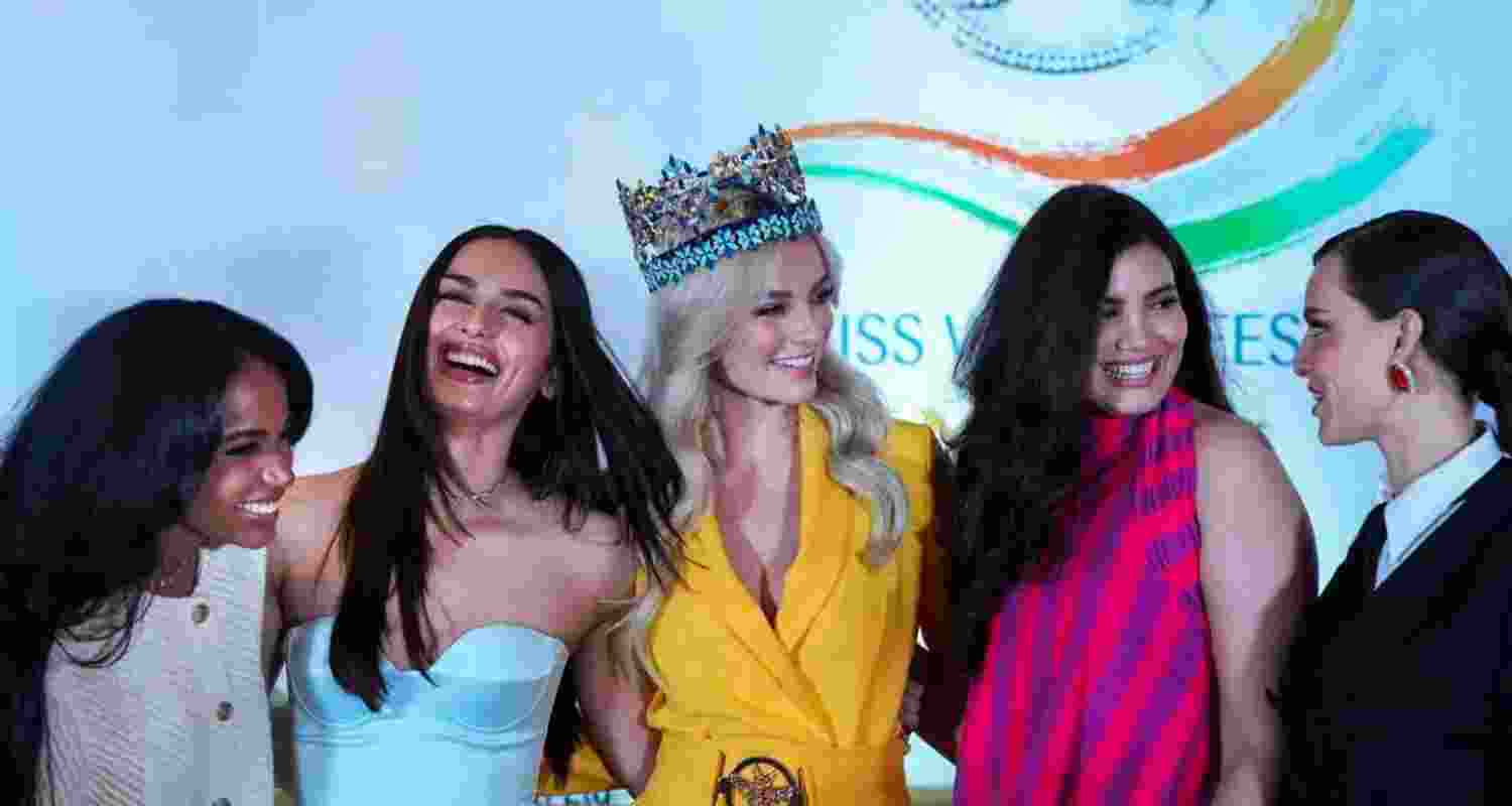 70th Miss World Karolina Bielawska (C) from Poland with former Miss Worlds Toni-Ann Singh from Jamaica, Manushi Chillar from India, Stephanie Del Valle from Puerto Rico and Vanessa Ponce de Leon from Mexico pose for photos during the official press launch of Miss World, in New Delhi on Friday.