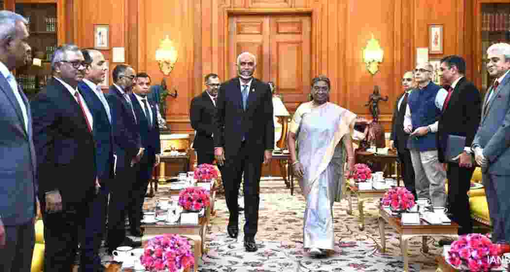 President Mohamed Muizzu of the Maldives along with President Droupadi Murmu in New Delhi on Monday.