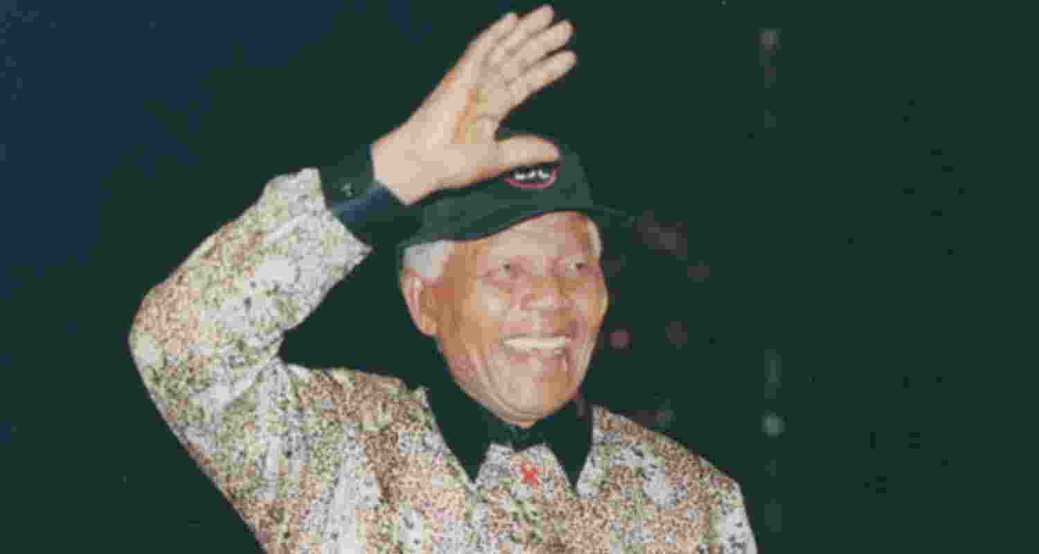 100 personal items of Nelson Mandela to be auctioned.