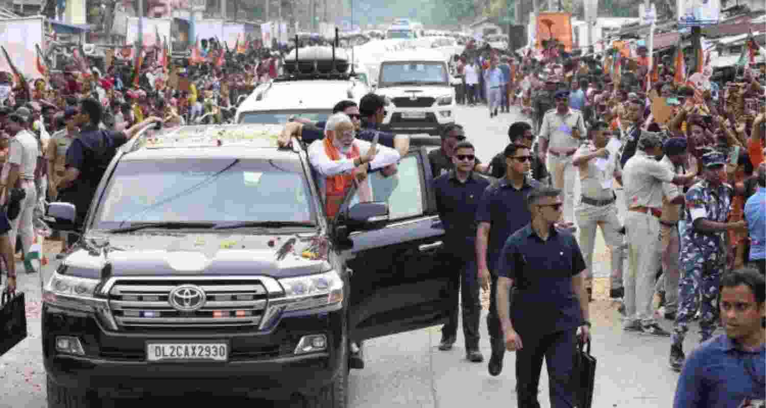 PM Modi roadshow in Bengal.