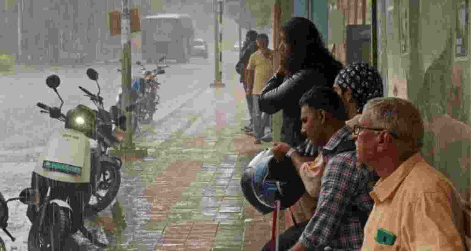 Heavy downpour brings Kerala to a standstill, schools declare rainy day