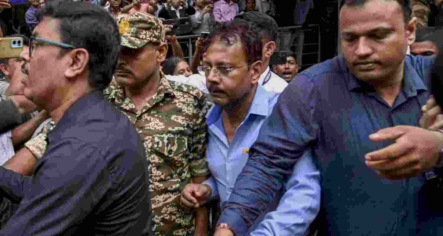 RG Kar hospital ex-principal Sandip Ghosh being taken into custody.