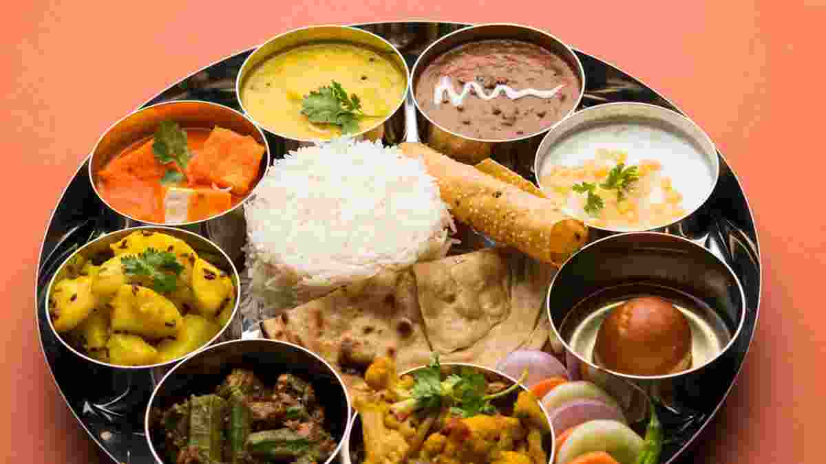 Veg thali up 9% in May on onion, tomato hike: Crisil