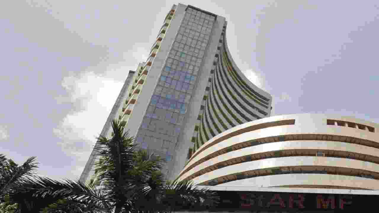 Sensex, Nifty crash on US growth fears, global sell-off