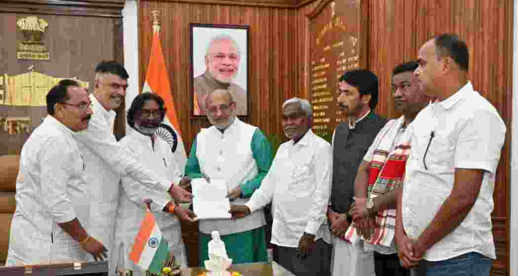 JMM leader and former Chief Minister Hemant Soren stakes claim to form government to the Governor C.P. Radhakrishnan.