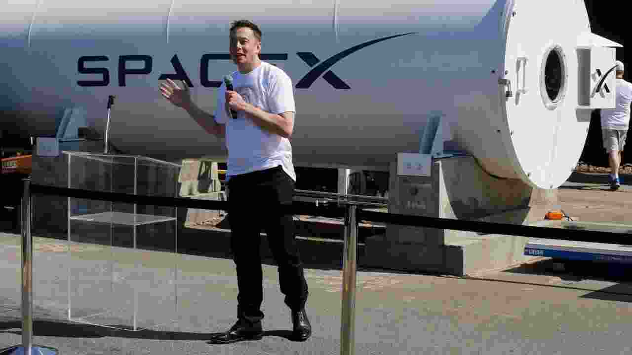 Musk: SpaceX opens space travel to Moon, Mars