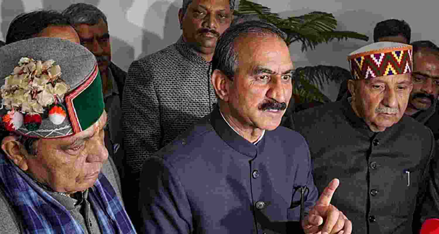 An image of Himachal CM Sukhwinder Singh Sukhu addressing reporters.