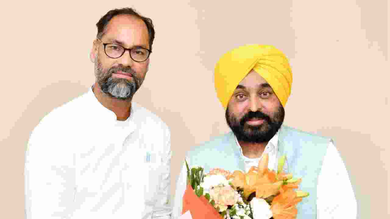 Former Akali MLA Pawan Tinu joins AAP. likely to be fielded from Jalandhar