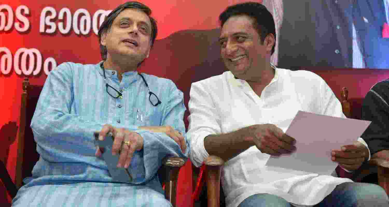 Prakash Raj takes a jibe at left for fielding a candidate against Shashi Tharoor in Kerala. Image Meta.