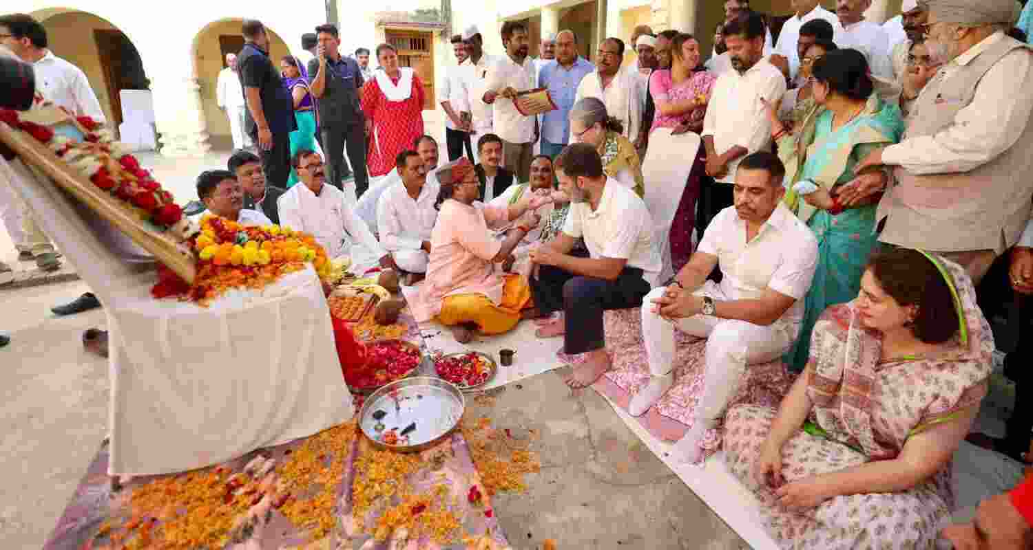 After Filing Rahul Gandhi's Nomination, Congress Leaders Offer Pooja. Image X.