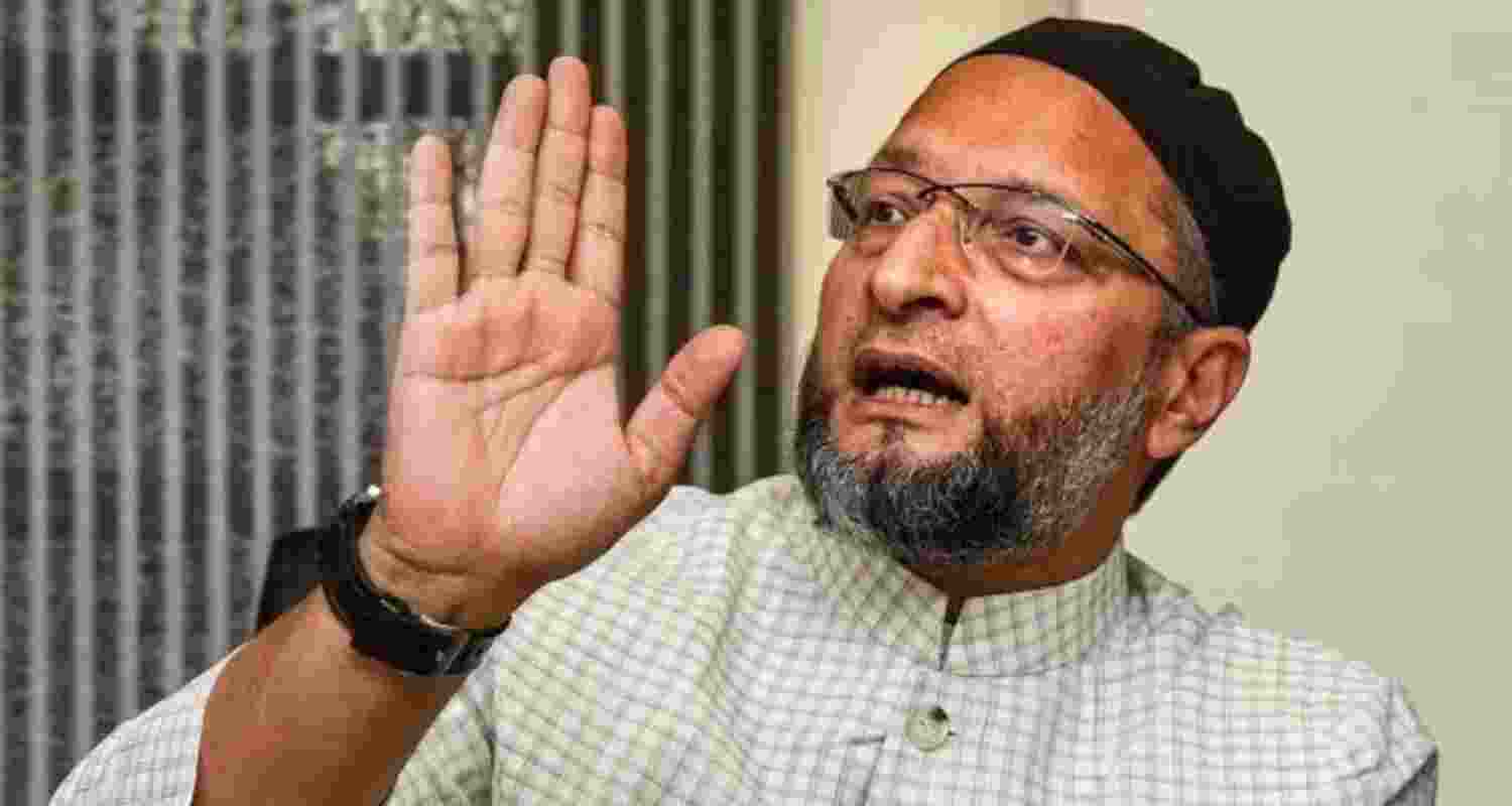 Owaisi in a Rally Tries to Expose Political Paradox Saying 'Parties Seek Muslim Votes, Yet No Muslim Candidates'. 