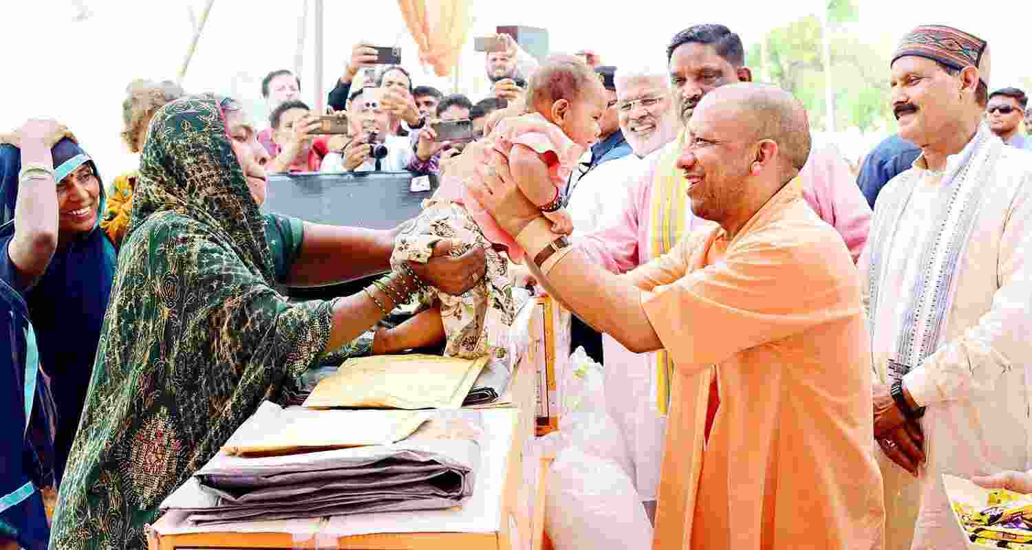 CM Yogi Adityanath Reviews Complaints During 'Janata Darshan'.