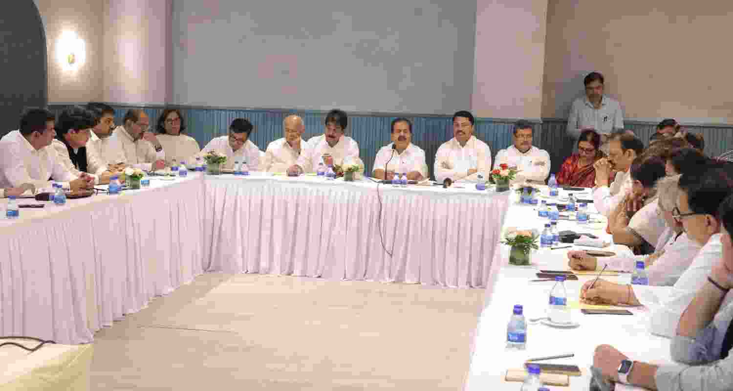 Congress Holds Crucial meeting Ahead of Maharashtra State Elections.