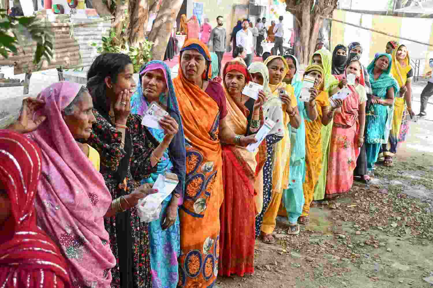 Over 25% turnout recorded in 8 LS seats in Uttar Pradesh till 11 am