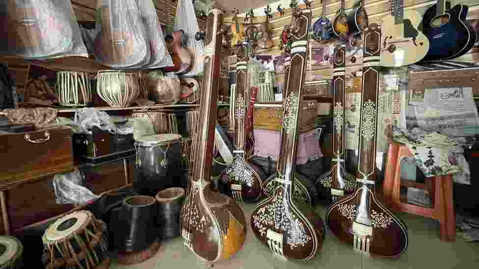 Sitars, tanpuras made in Maharashtra’s Miraj town get GI tags