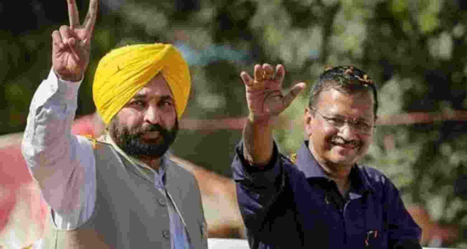 Image of AAP leaders Bhagwant Mann and Arvind Kejriwal. 
