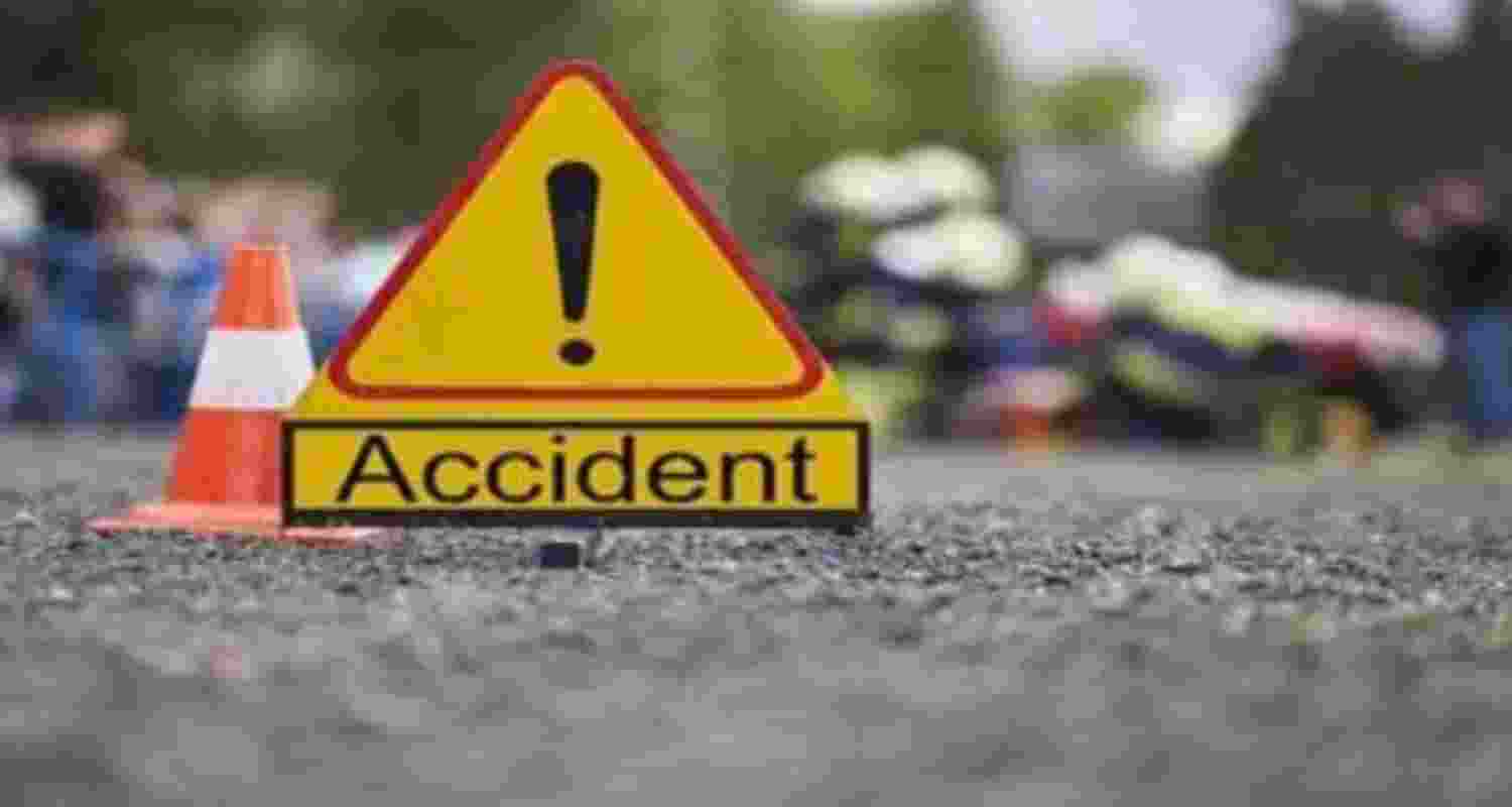 3 killed, 10 injured in MP crash involving truck and SUV