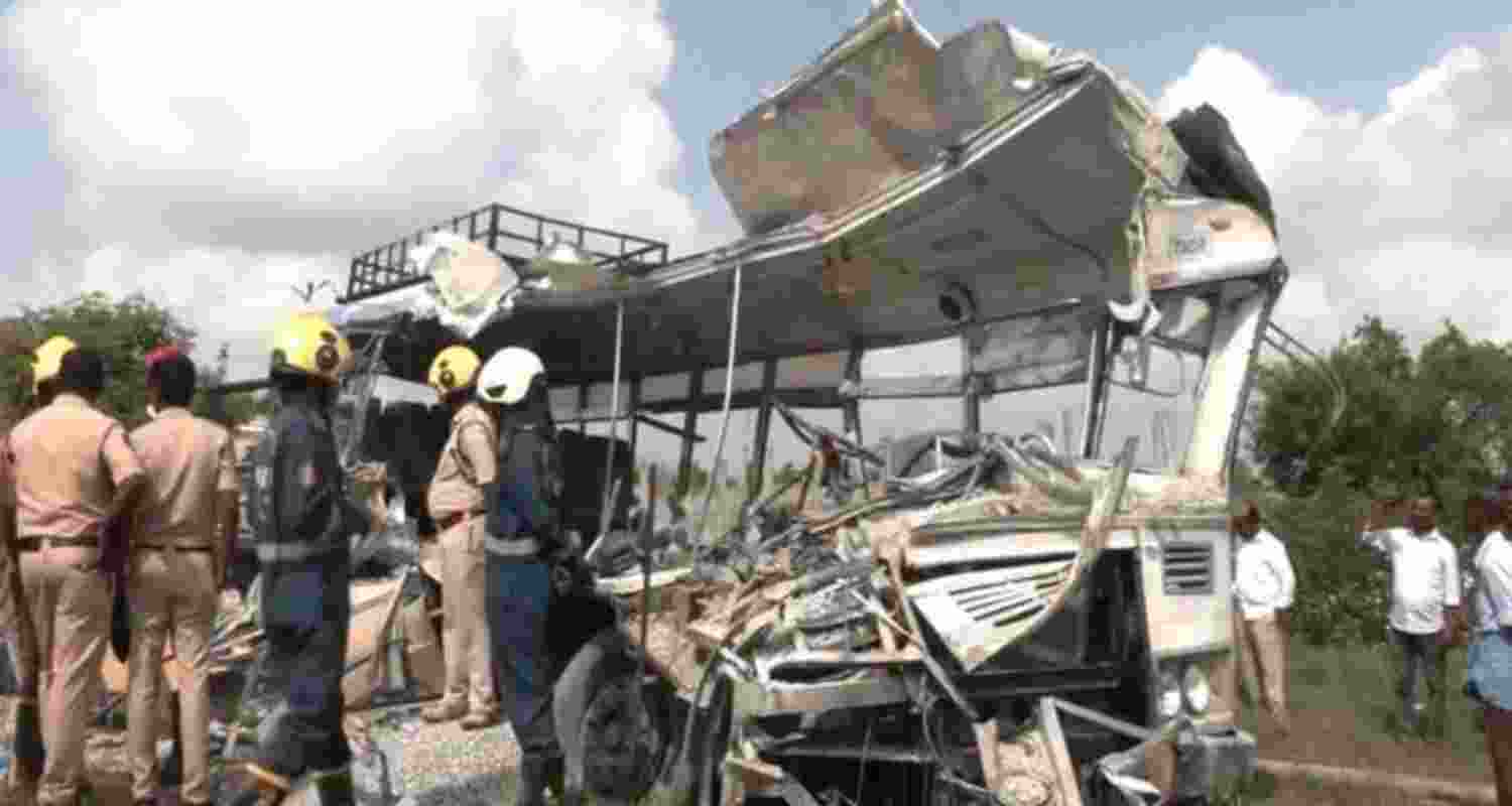 20 dead as truck, bus collide head-on in Telangana
