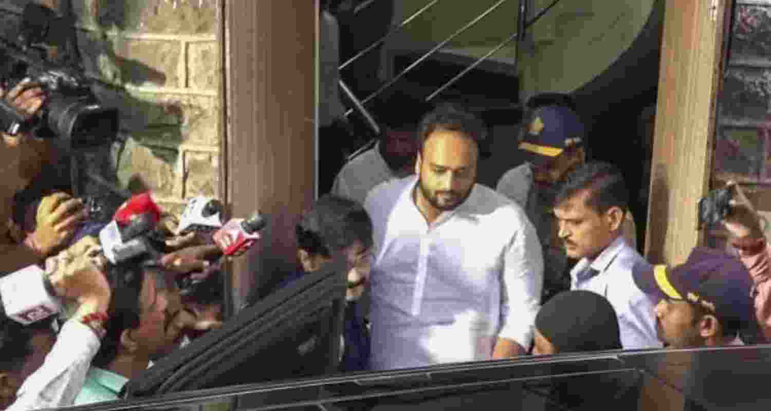 Baba Siddique's son Zeeshan meets Fadnavis, apprised of probe
