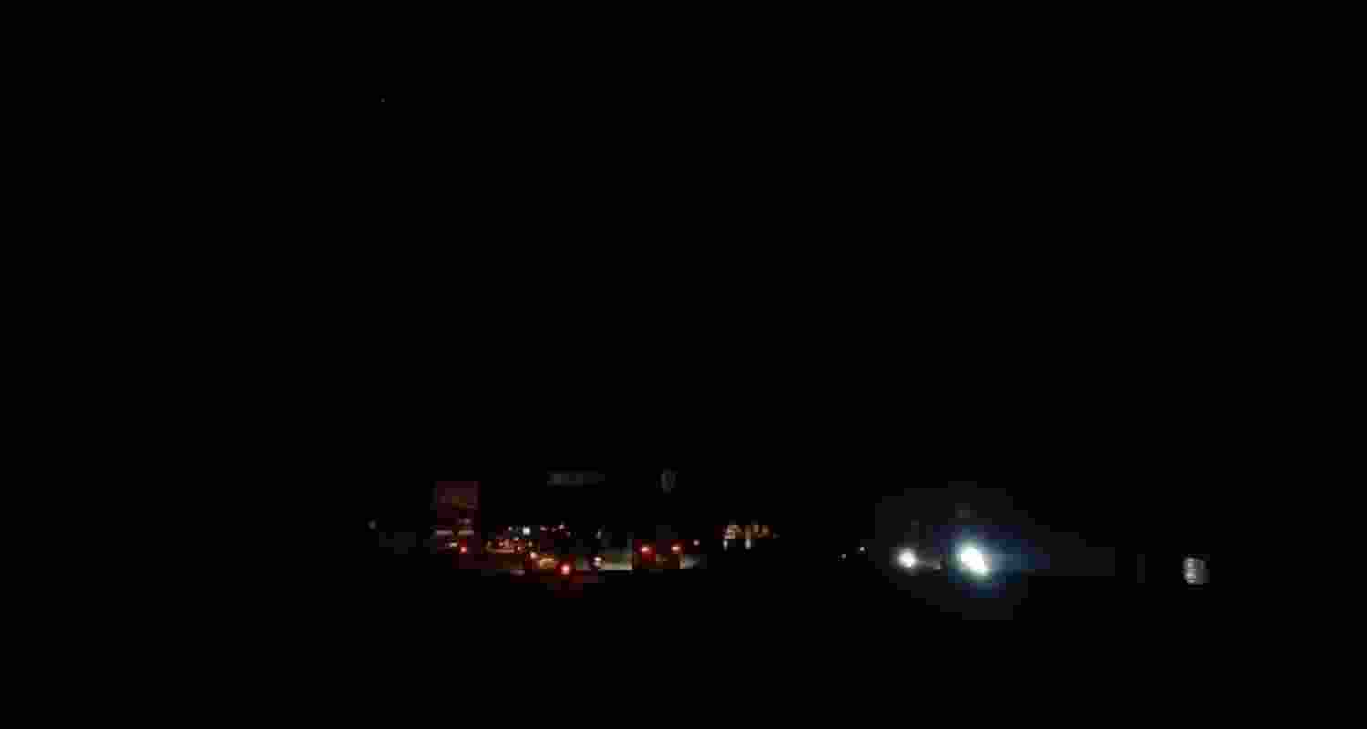 Amritsar: Vehicles move on a road during blackout in view of the India-Pakistan conflict.