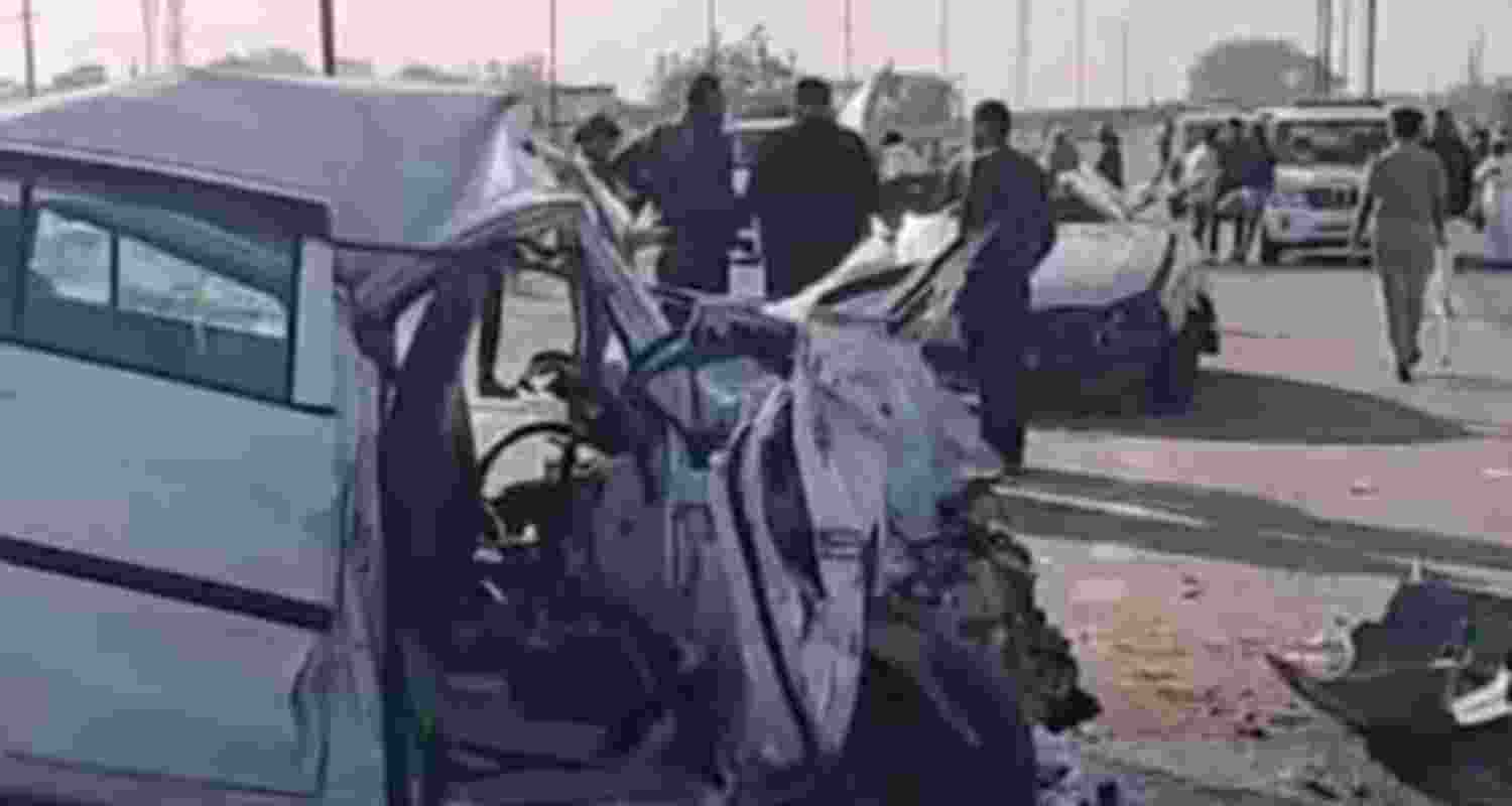 Seven people, including five college students, died in a road accident in Gujarat's Junagadh.