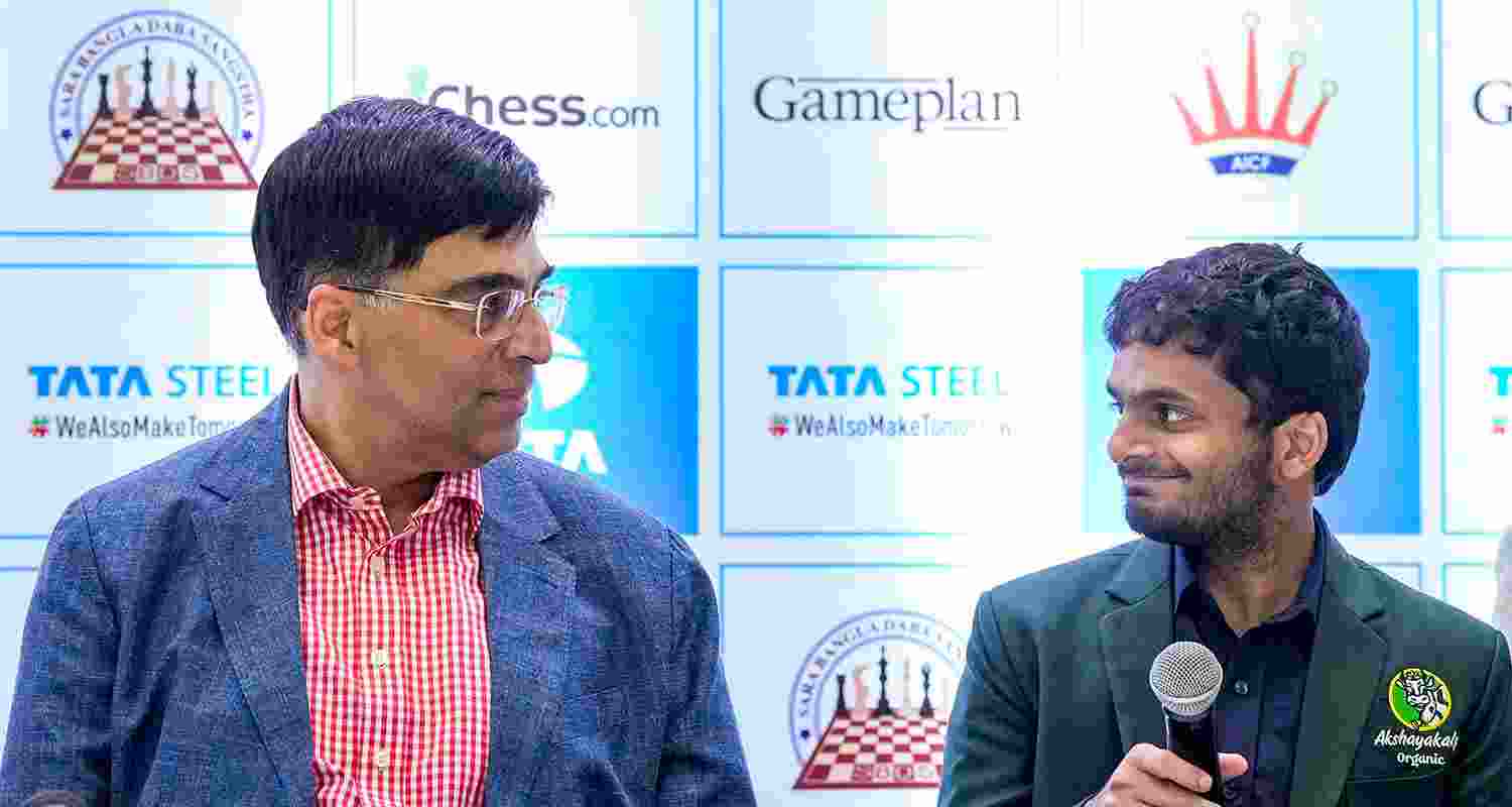 Grandmaster Viswanathan Anand (left) with compatriot GM Nihal Sarin during a press conference at the Tata Steel Chess India 2026 Rapid and Blitz Open tournament in Kolkata on Friday.