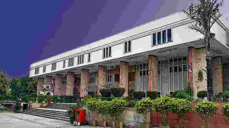 Delhi HC raps litigants for 'imaginary story', slaps Rs 50k fine