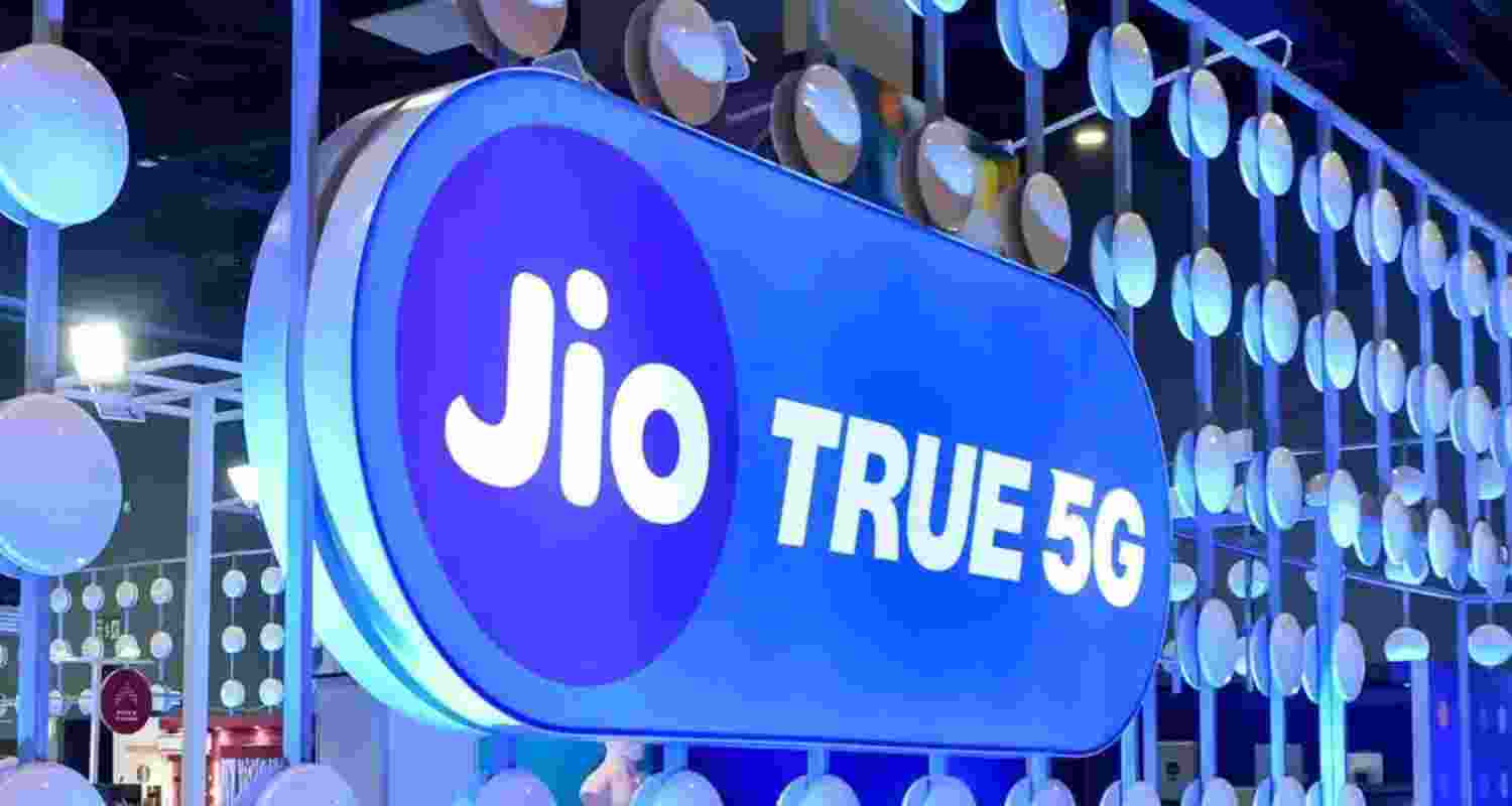 In its latest anniversary offering, telecommunications giant, Reliance Jio, has rolled out free unlimited data for its users, the company said on Wednesday.
