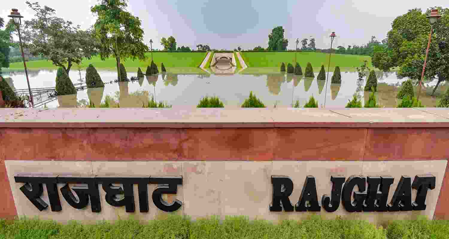 The police have advised commuters to plan their journeys accordingly and, wherever possible, use public transport to reduce congestion