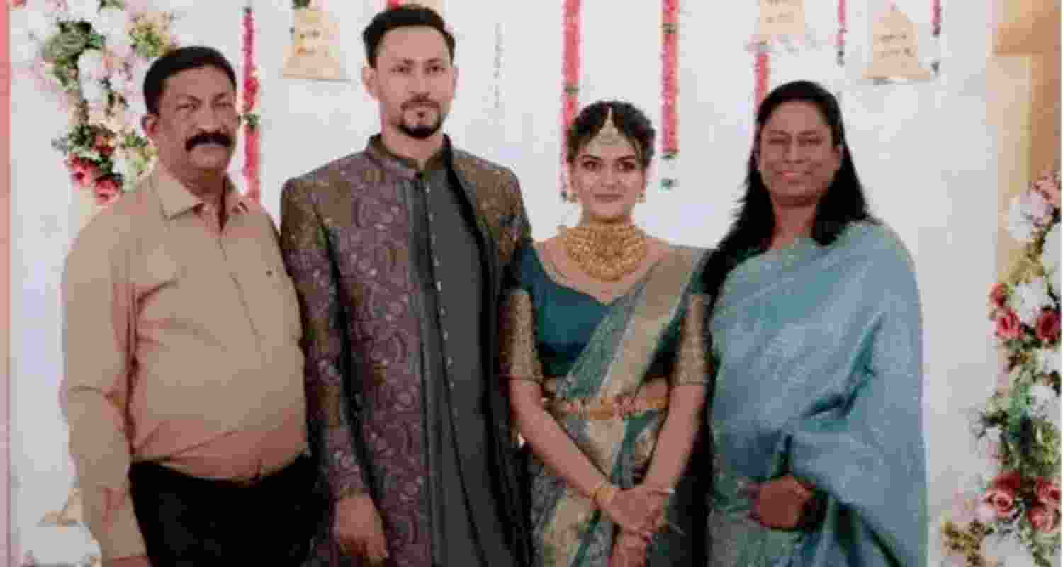 Family sources said Srinivasan collapsed at his residence early this morning, and was rushed immediately to a nearby hospital, but could not be revive