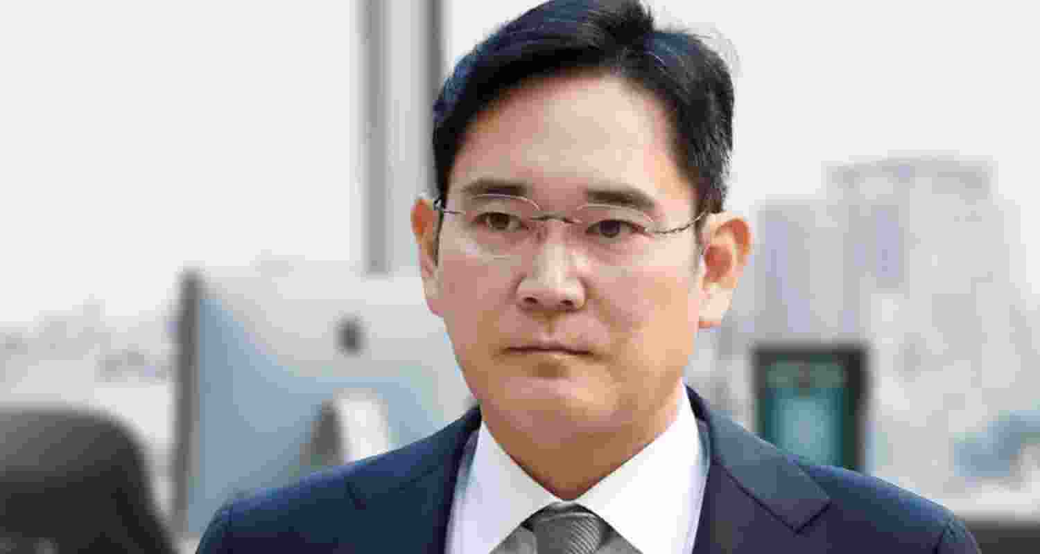 Lee’s sisters, Lee Boo-jin and Lee Seo-hyun, and his mother Hong Ra-hee, are also said to be selling off 0.3 per cent of their stake for loan repayment