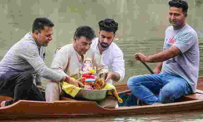 Winds of change: KPs take out Rath Yatra after 35 yrs in Kashmir