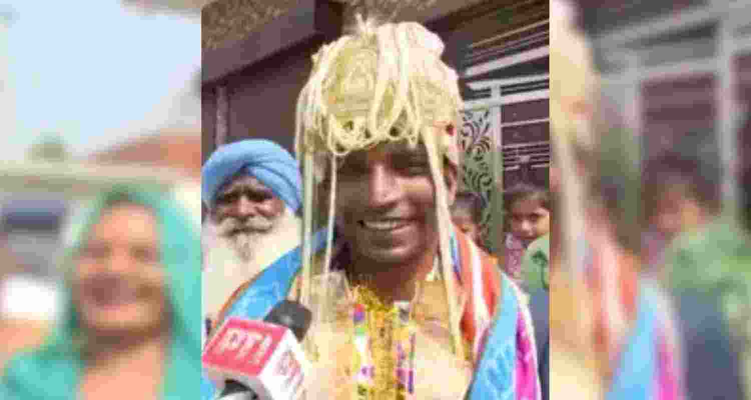 Sushil Kumar votes in Kurukshetra before his wedding. 