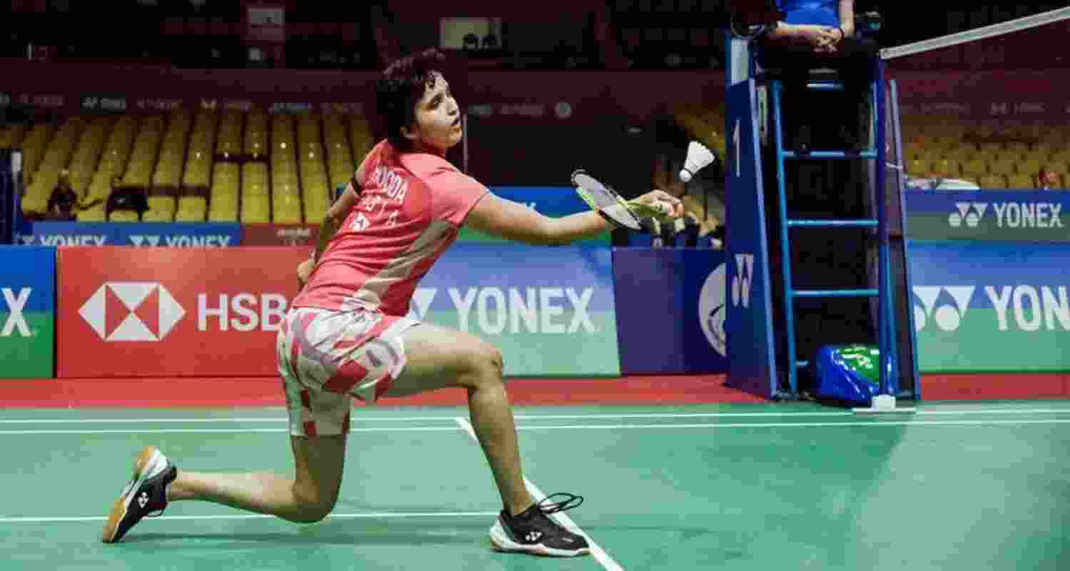Top seed Unnati Hooda maintained her dominance with a 21-16, 21-15 win over Anupama Upadhyaya to advance to the semifinals. 
