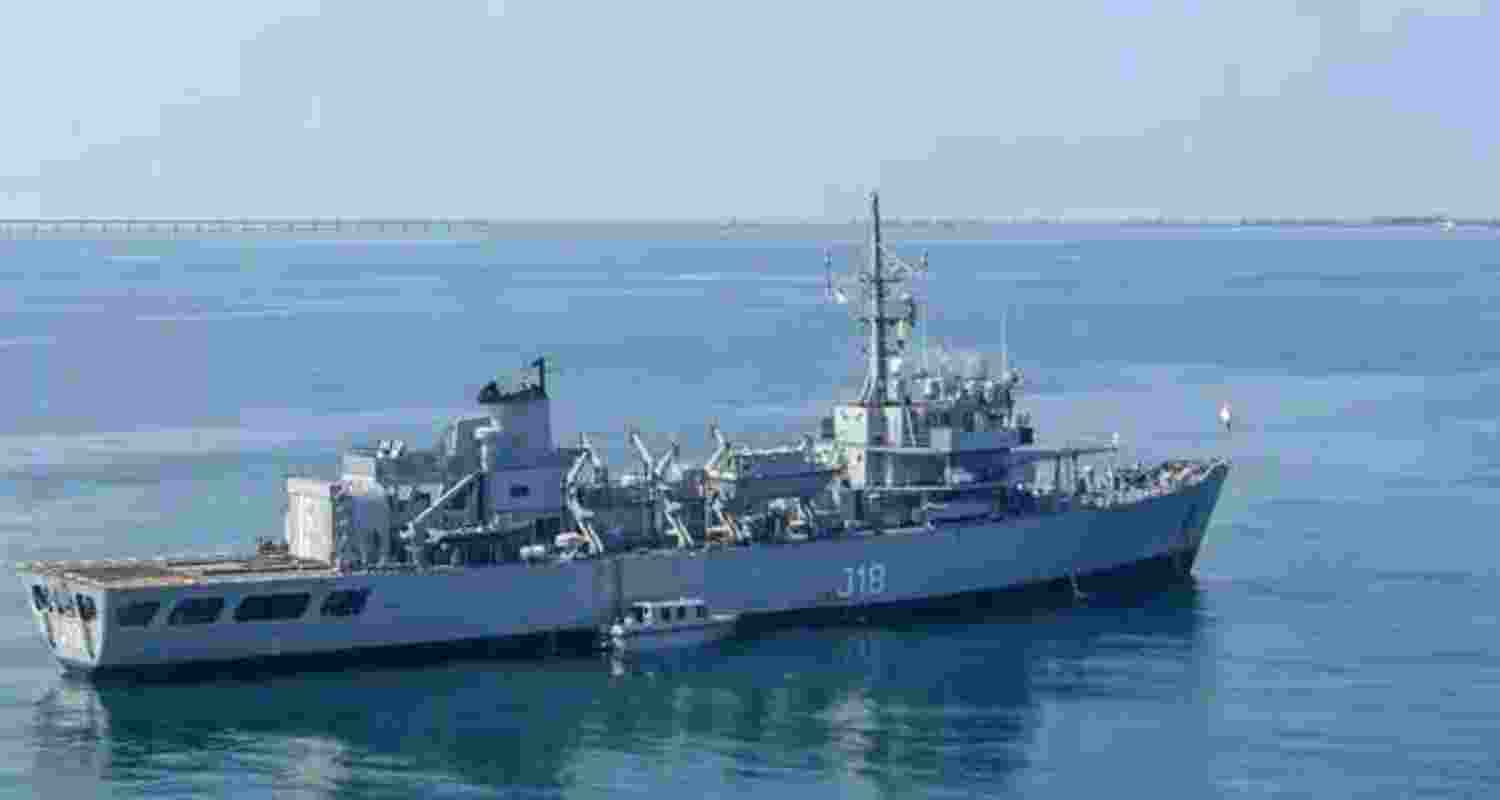 Indian Navy Ship Sandhayak patrolling the Indian Ocean.