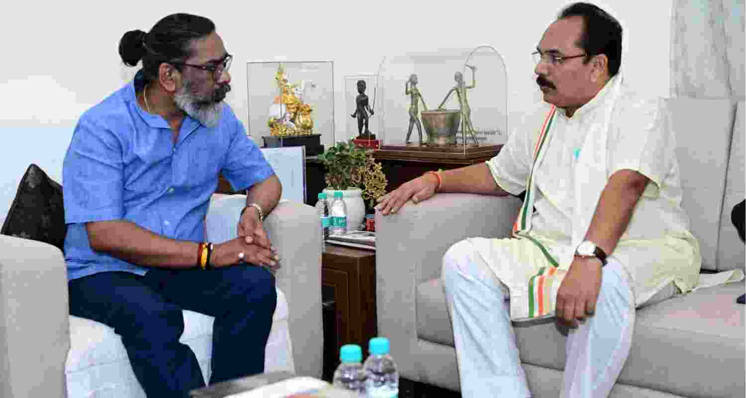 CLP leader in State Assembly Pradeev Yadav in discussion with Chief Minister Hemant Soren over Adani Power issues in Ranchi on Monday.