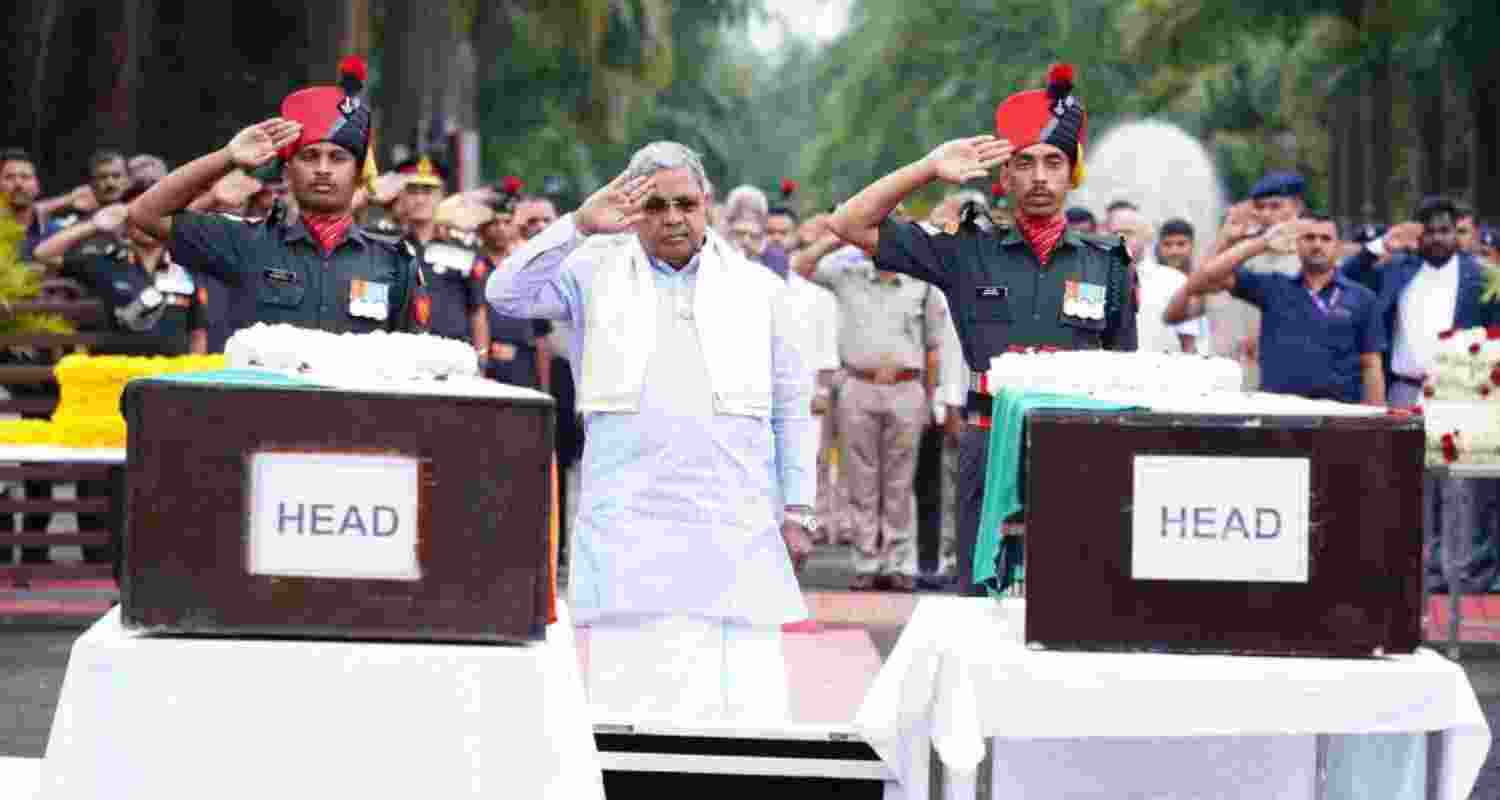 Karnataka CM pays tribute to soldiers who lost their lives in a road accident in J&K.