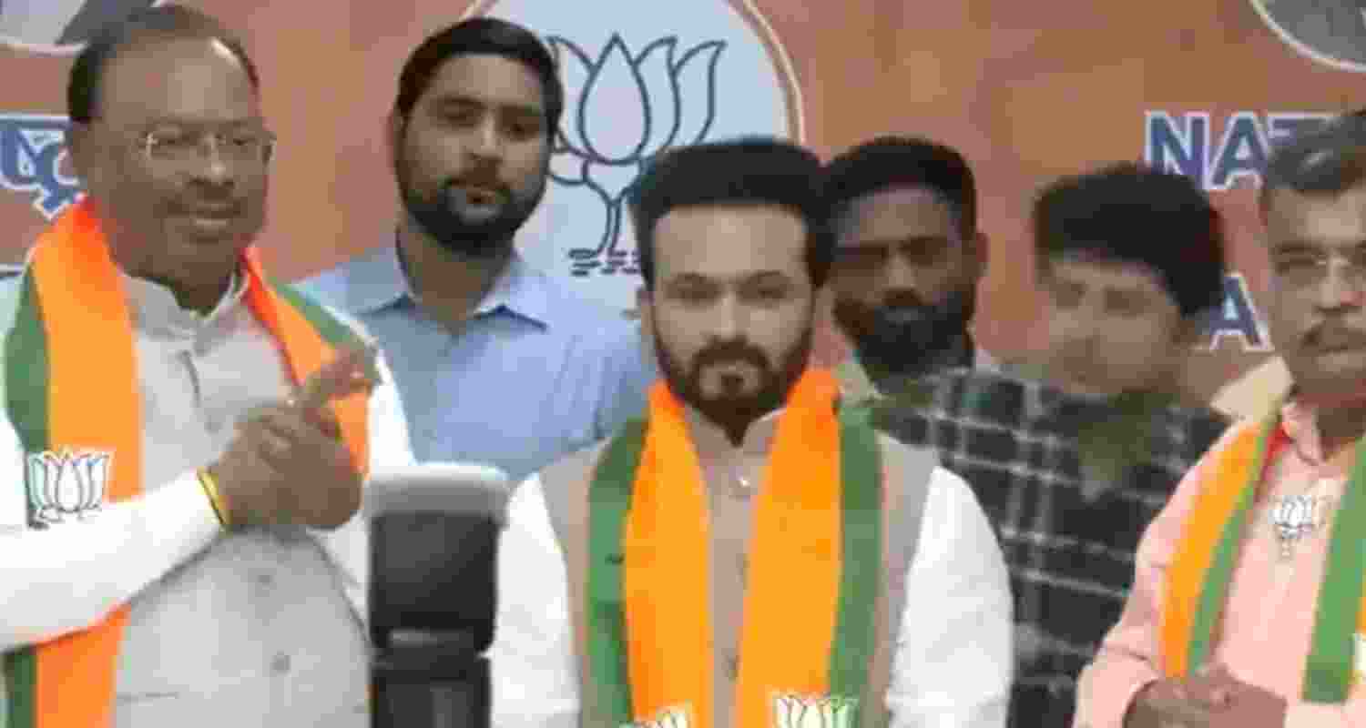 Former cricketer Kedar Jadhav joins BJP in Maharashtra. 