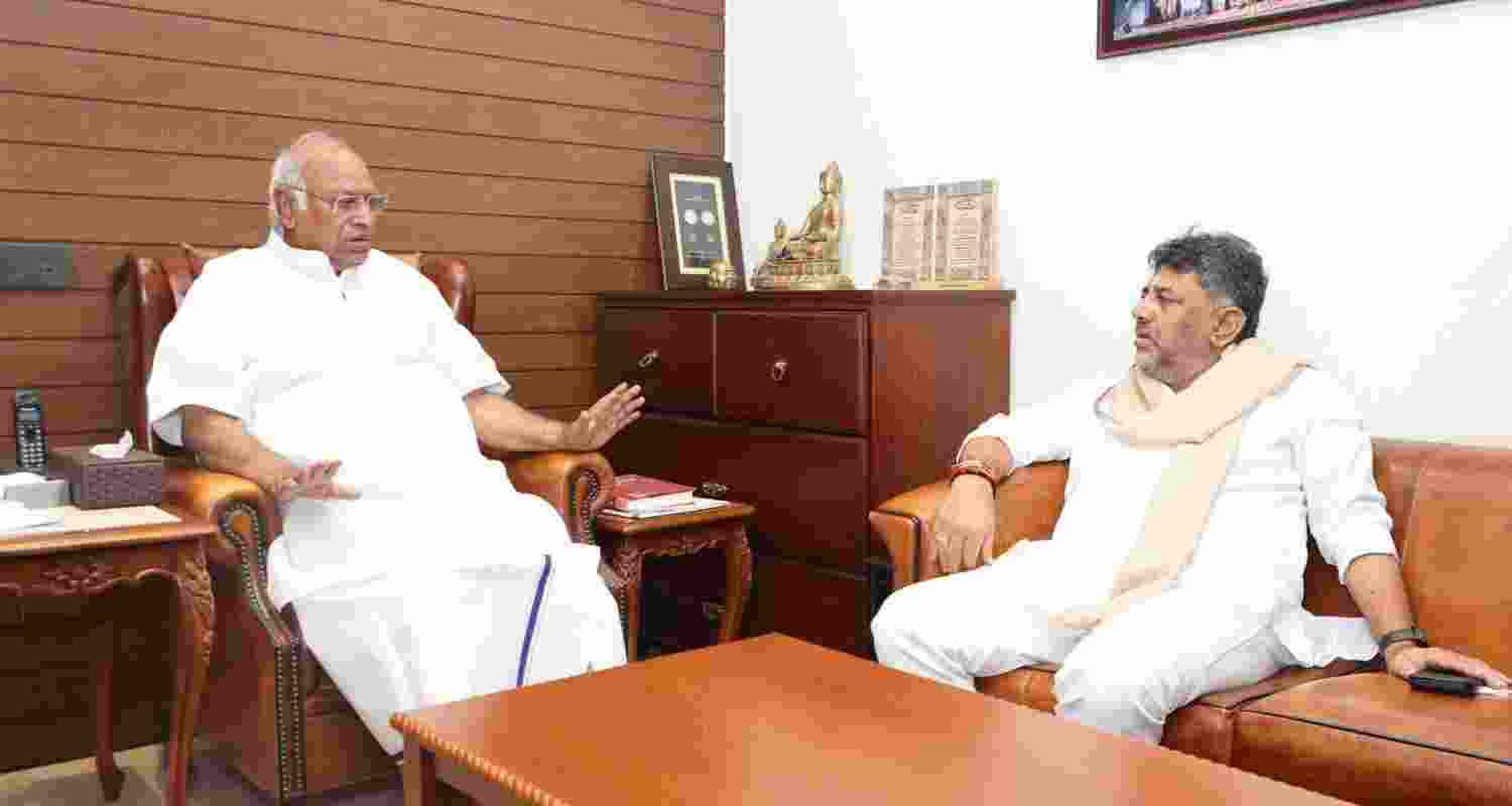Shivakumar downplays CM speculation after meeting Kharge