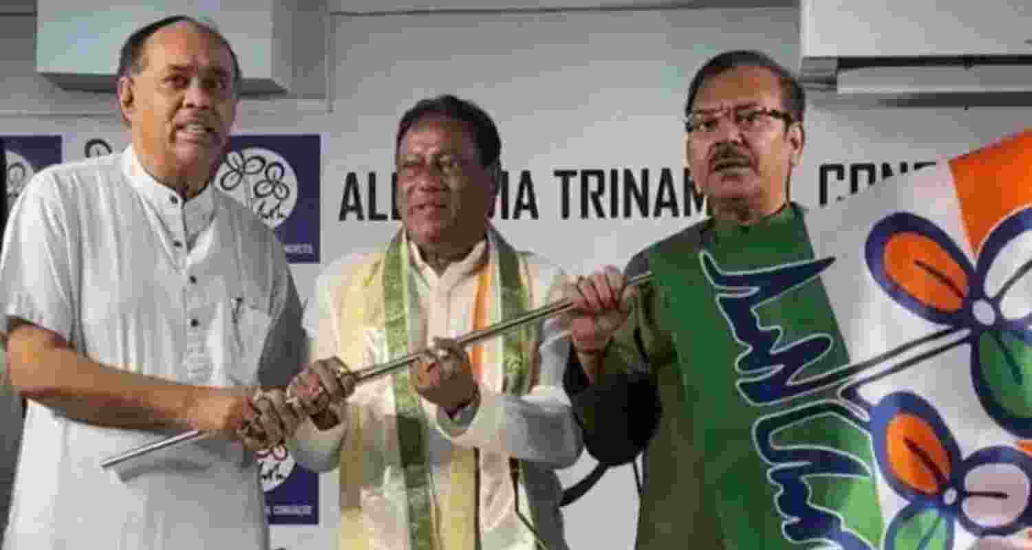 TMC ropes in Cong veteran Malakar ahead of 2026 WB polls