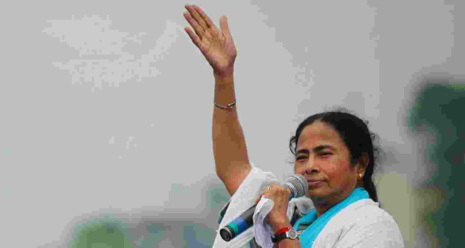 Mamata Banerjee increases salaries of ASHA and Angawadi workers.
