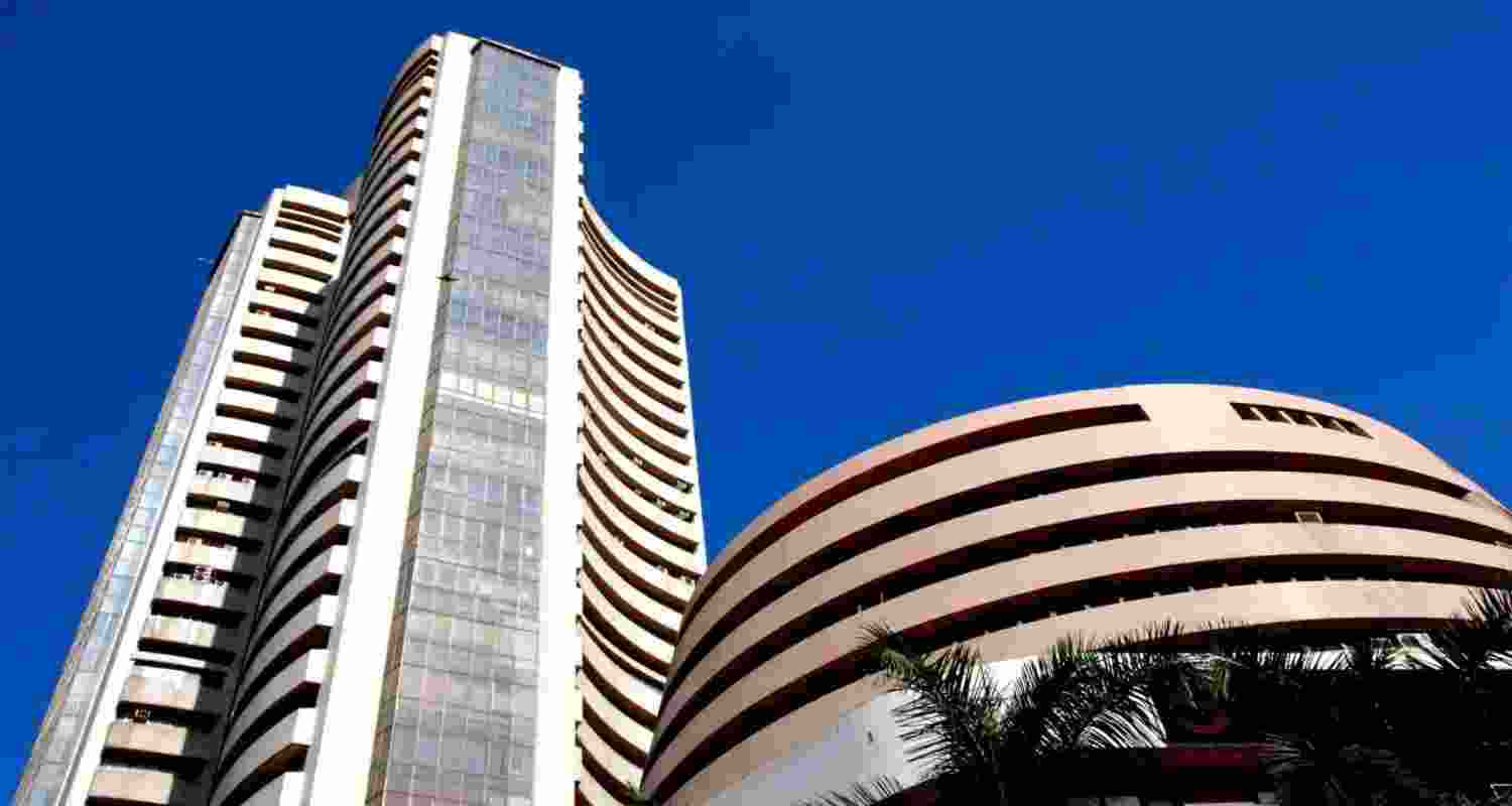 Markets close on a high amid sustained foreign funds inflow