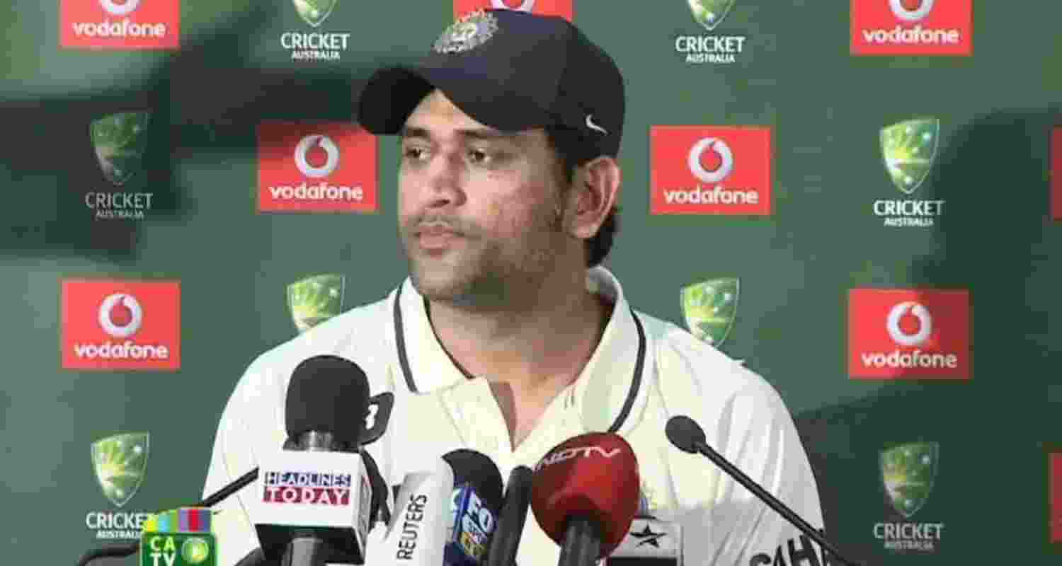 MS Dhoni moves HC.