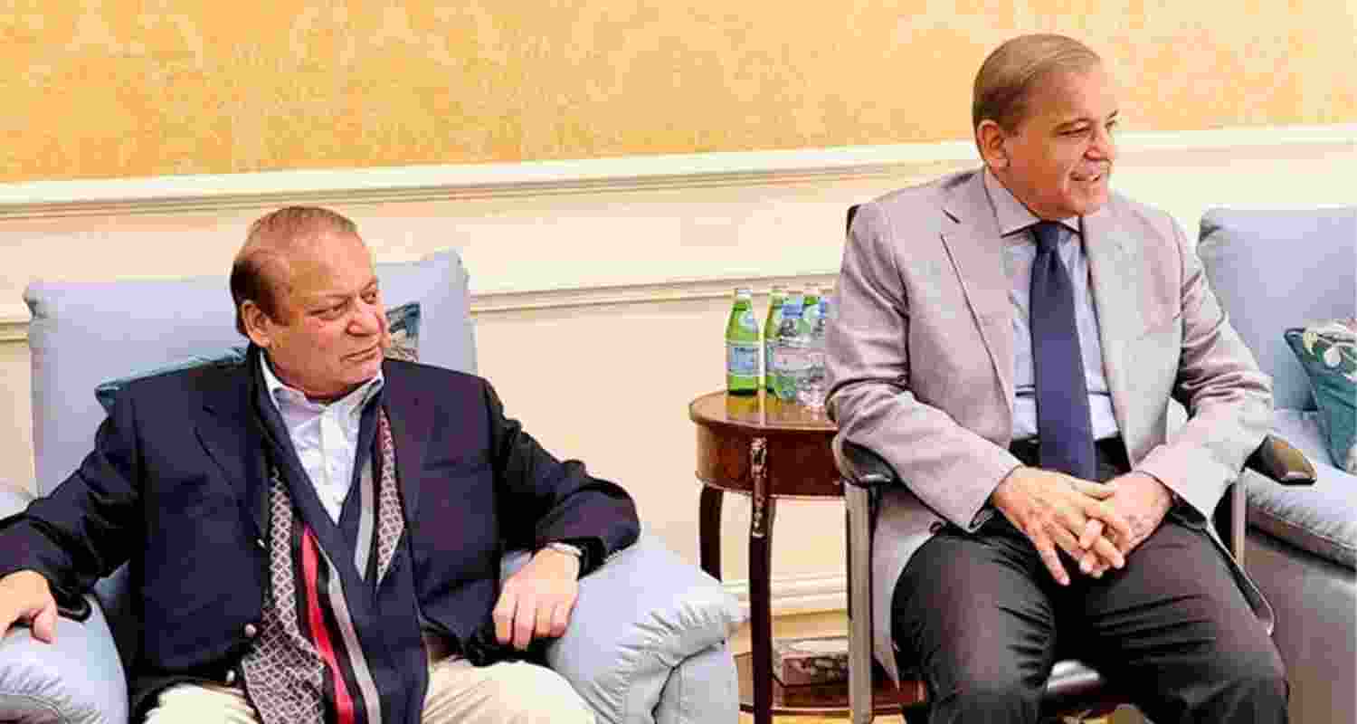 Nawaaz Shareef with his brother Shehbaz Shareef