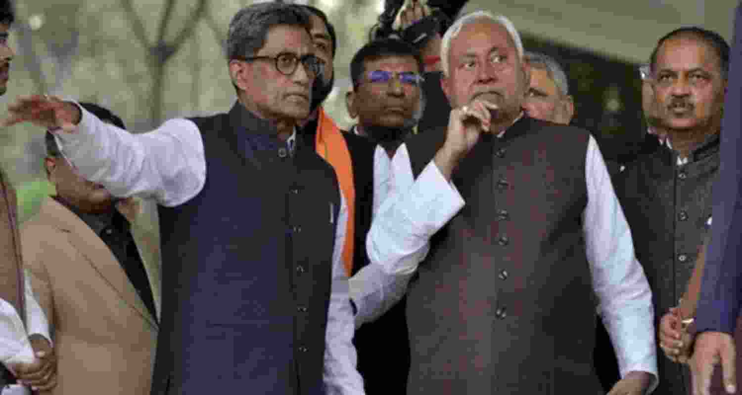 Bihar Chief Minister Nitish Kumar reviewed the preparations for the National Democratic Alliance’s (NDA) oath-taking ceremony, scheduled to be held on Thursday at Patna’s Gandhi Maidan.