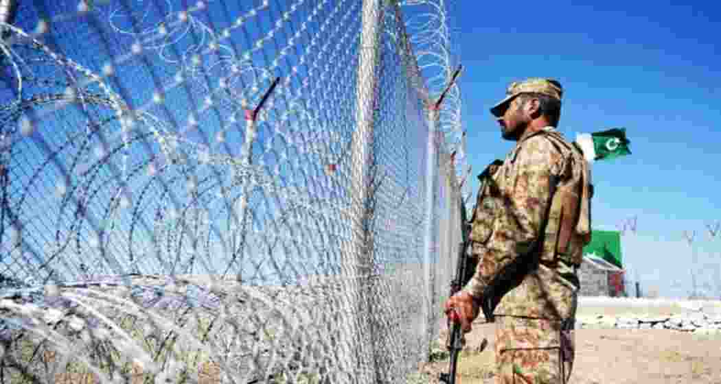 A Pakistani soldier stands guard at the Afghanistan border. (Representative Image)