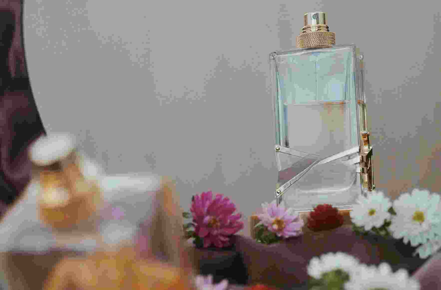 Ancient perfume recipes describe a series of techniques to extract and concentrate volatile scent compounds that are still foundational to several chemistry applications, such as the production of perfumes, cosmetics, medicines or supplements.