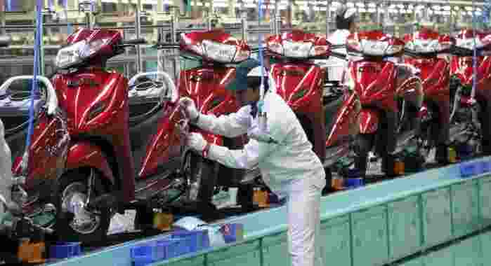 Two-wheeler industry seeks tax relief as demand falters