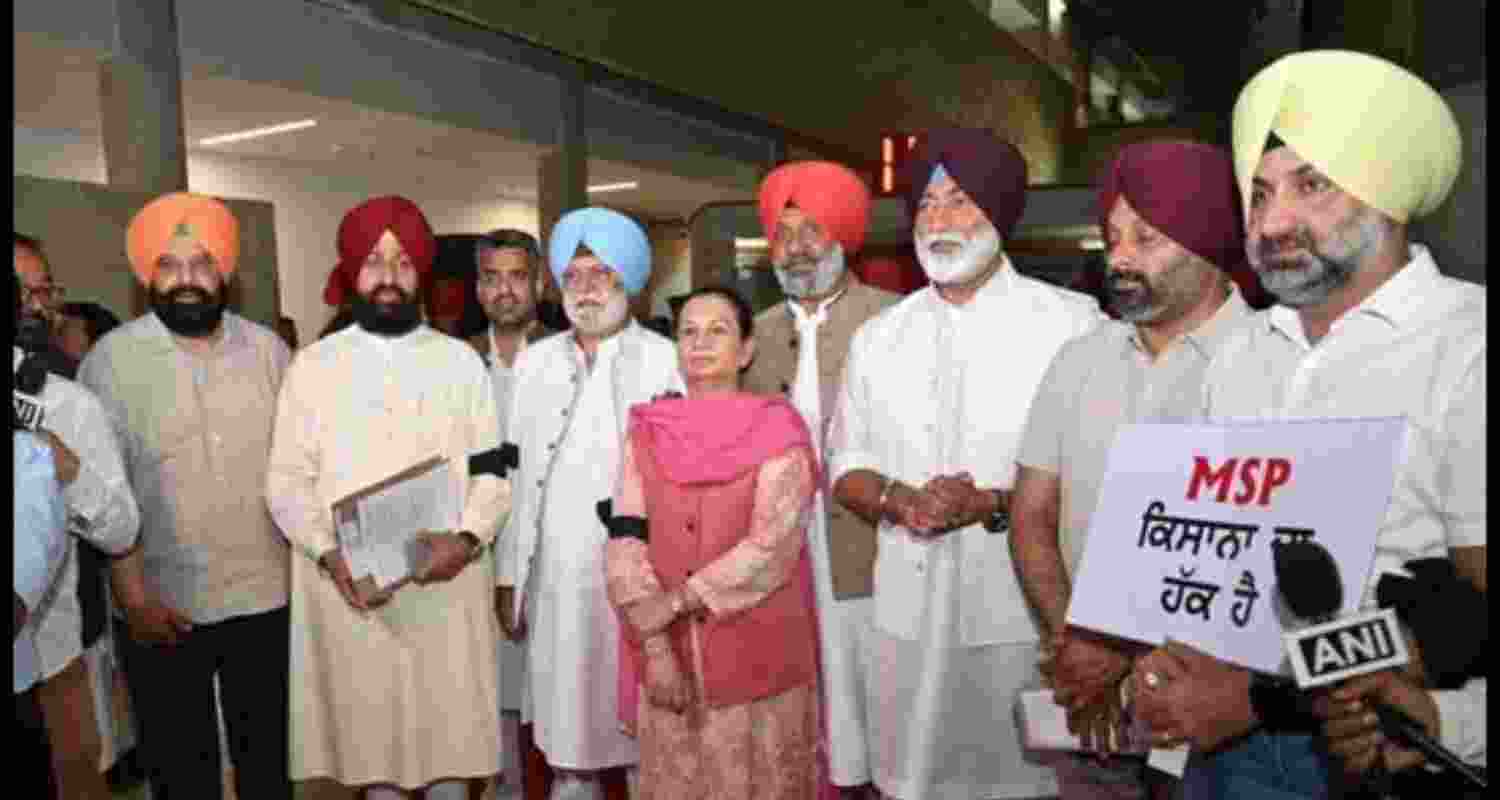 Congress MLAs walk out during Punjab governor's address