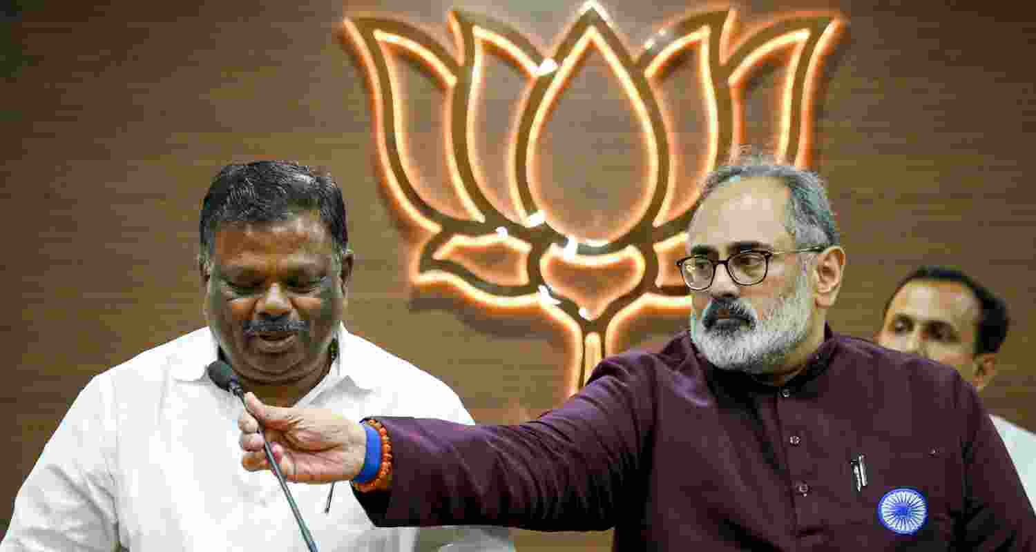 BJP state president Rajeev Chandrasekhar welcomed Rajendran into the fold, alongside former Chinnakanal panchayat president Gurunathan and local leader Santhosh.